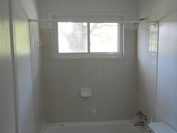 4th image of 1513 Park Ave