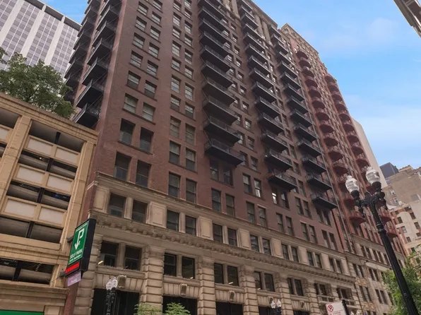 212 W Washington St APT 1112, Chicago, IL 60606