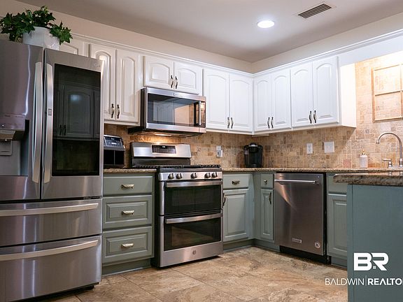3rd image of 8132 Stauter Ct