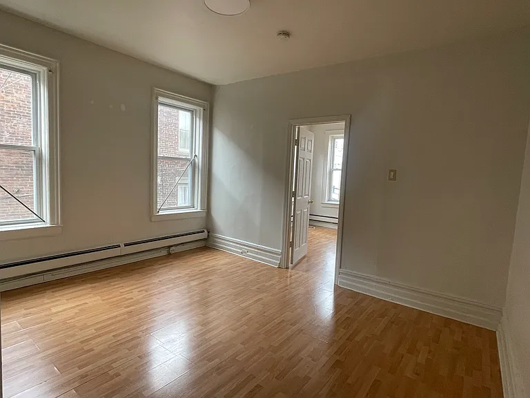 10 Hilliard Ave #5 — Photo 4