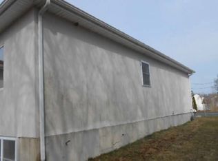 107 Lea Ln, Fall River, MA 02721