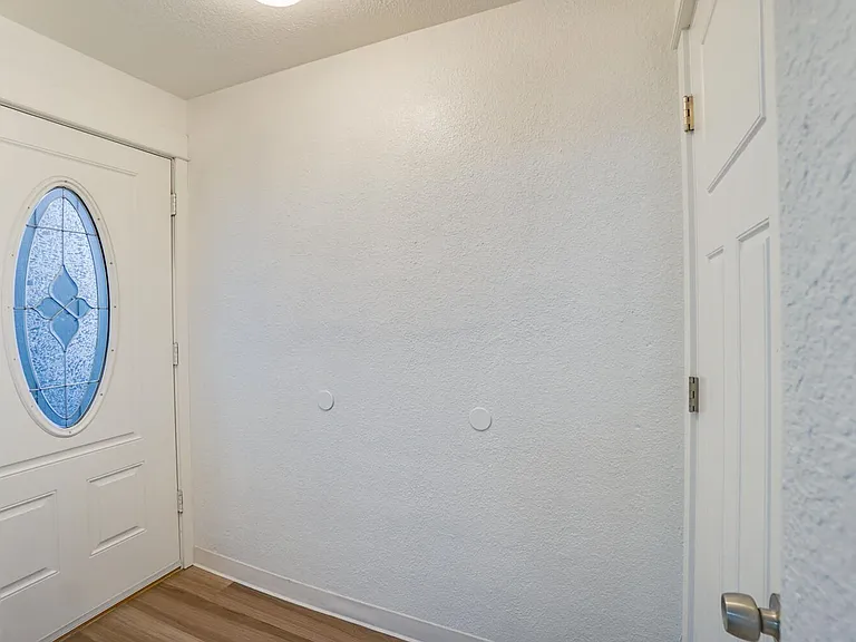 Trees Apartment Available Now — Photo 20