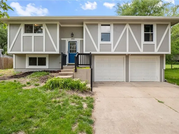 2916 S 14th St, Leavenworth, KS 66048