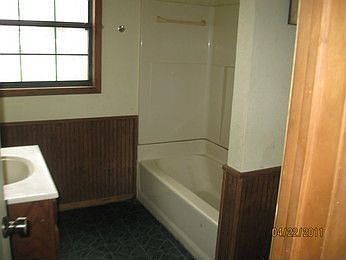 5th image of 128 Glendale Ave