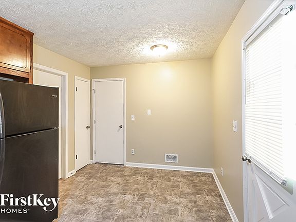 5th image of 3365 Poplar Dr