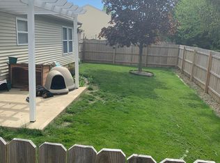 10233 Apple Blossom Cir, Fishers, IN 46038