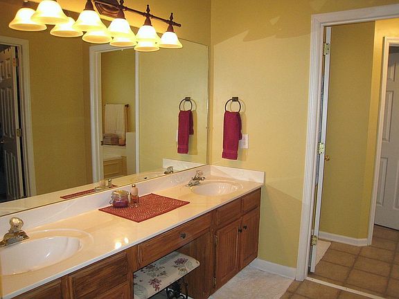 2nd image of 7849 Farmington Pl