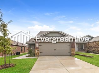 2125 Sulky Ln, Aubrey, TX 76227