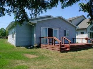W6414 Gumaer Rd, Shawano, WI 54166