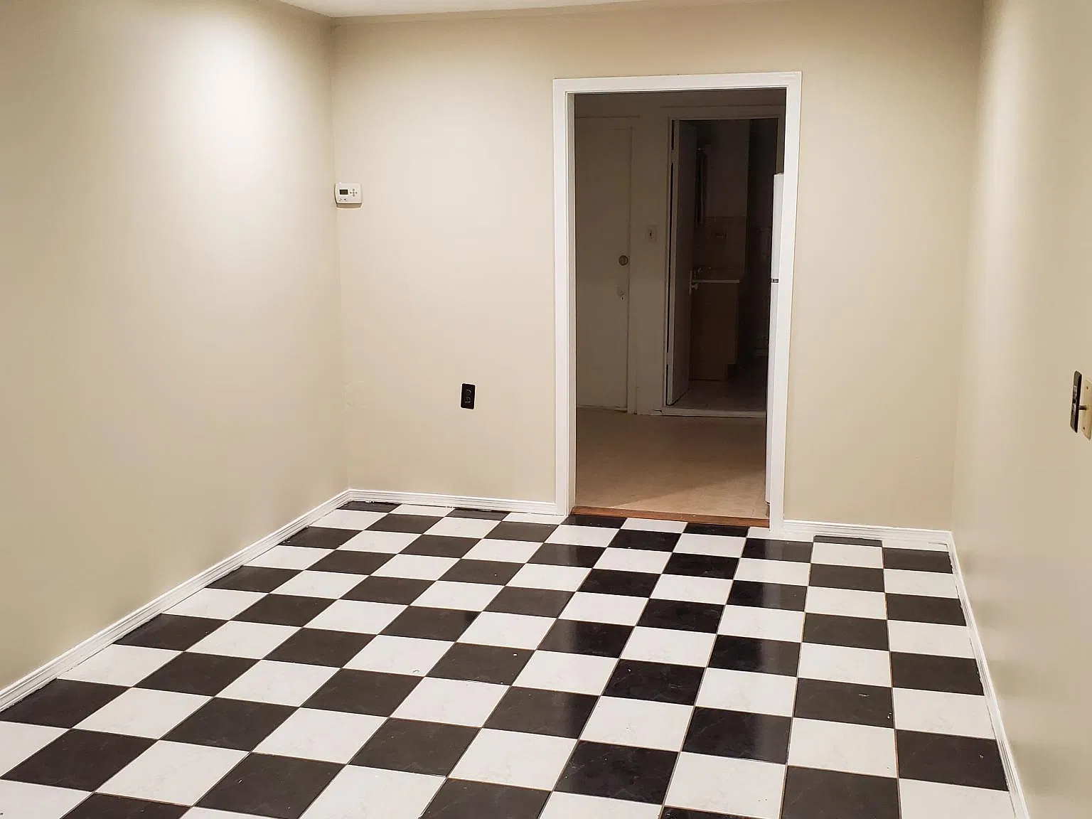 3751 W Dickens Ave — Photo 4