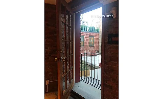 Rented by Engel & Völkers New York City | media 28