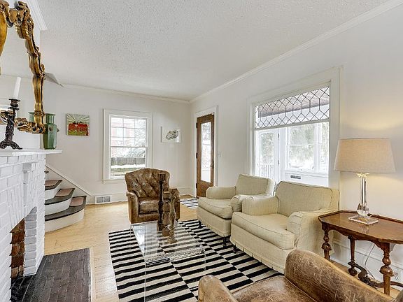 3rd image of 3344 Fremont Ave S