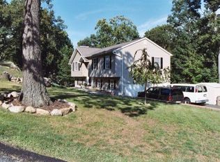 23 Adelphi Trl, Hopatcong, NJ 07843