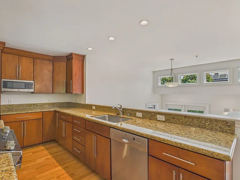 853 De Haro St — Photo 18