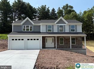 6 Country Club Rd, Ashland, PA 17921