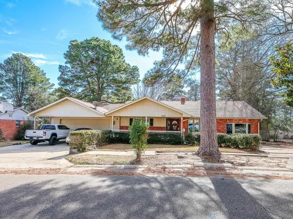 405 Robin Rd, El Dorado, AR 71730