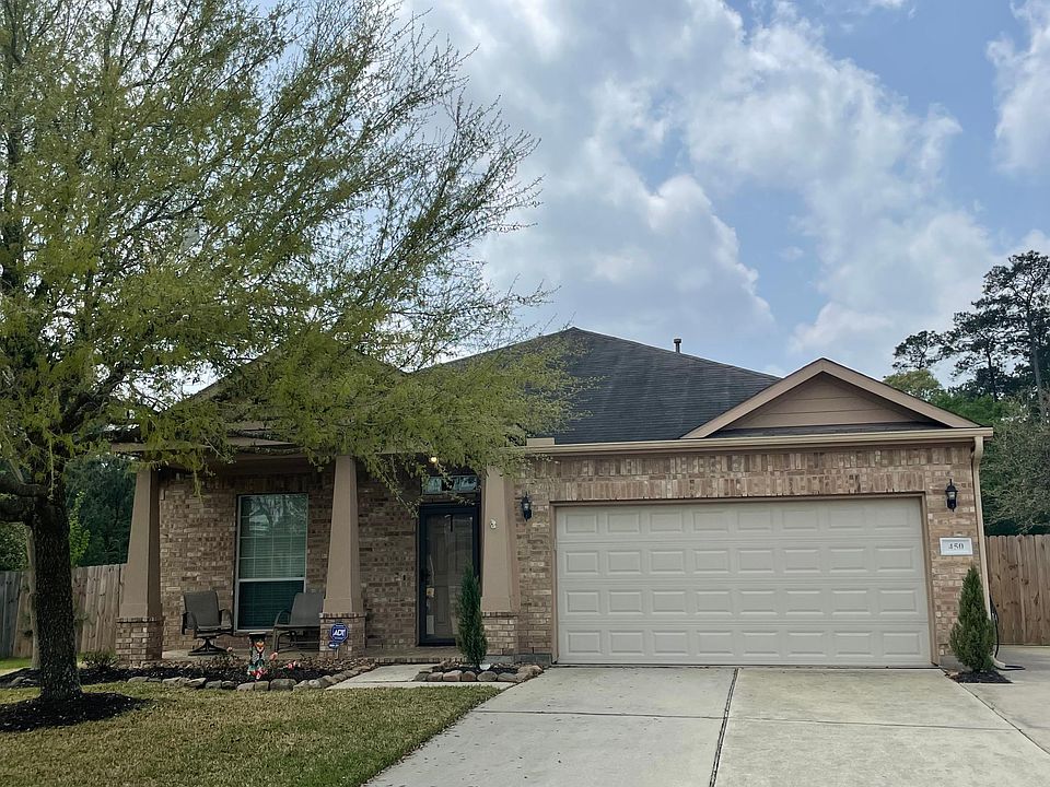 Well maintain and locally owned/managed single story home in Woodhaven Forest