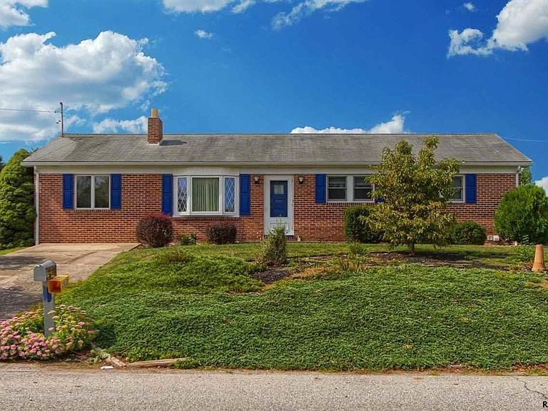 1931 Pineview Dr, York, PA 17408 | Zillow