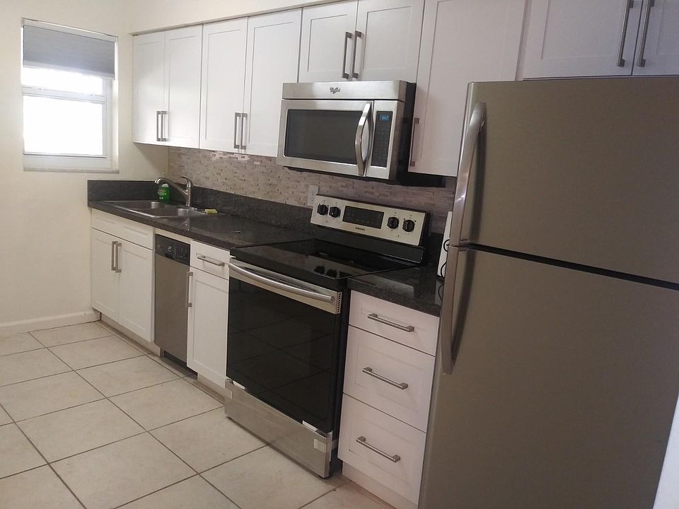 1st image of 2031 NE 56th St #2