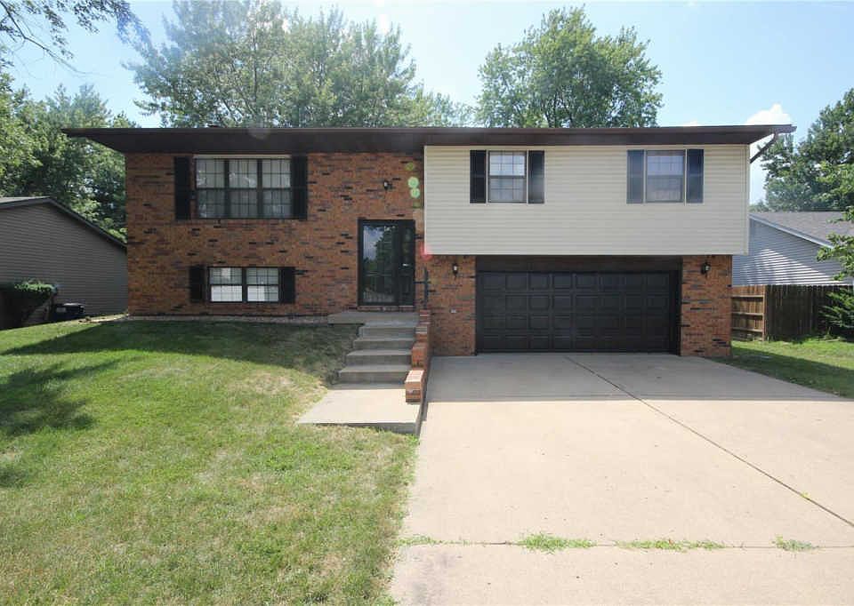 1st image of 525 Lenora Dr