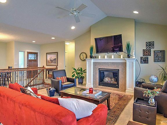 005_Living Room