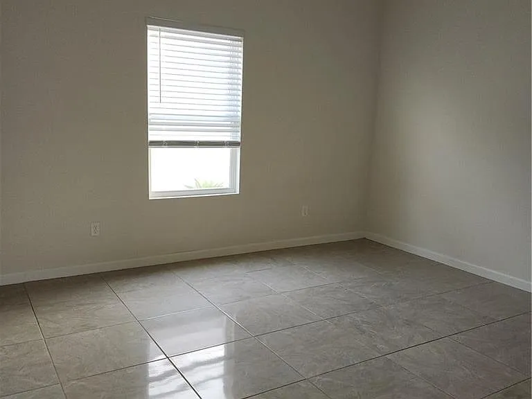 918 N Clarence Ave #2 — Photo 5