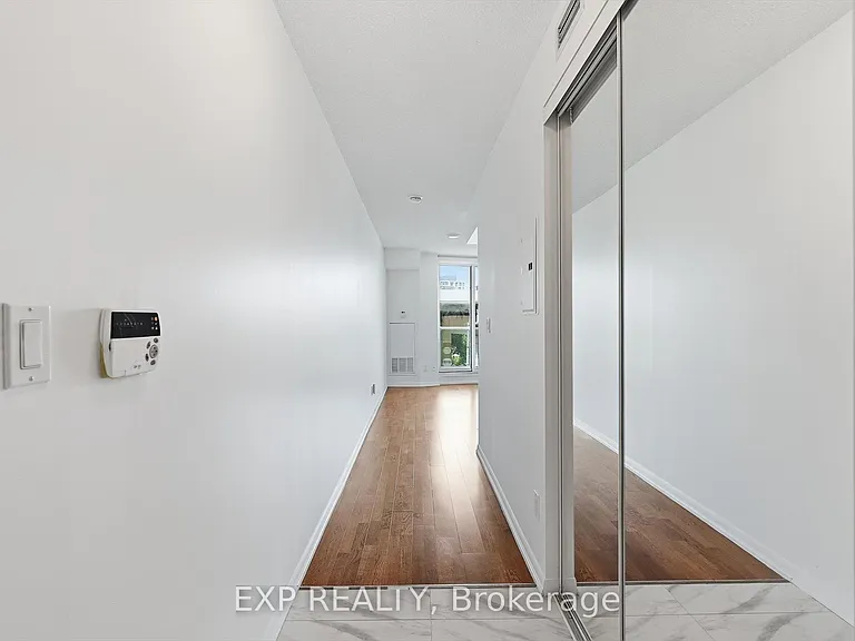 209 Fort York Blvd #667 — Photo 2