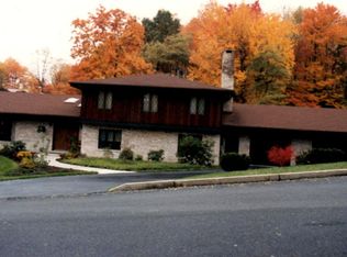 300 Beaumont Dr, Altoona, PA 16602