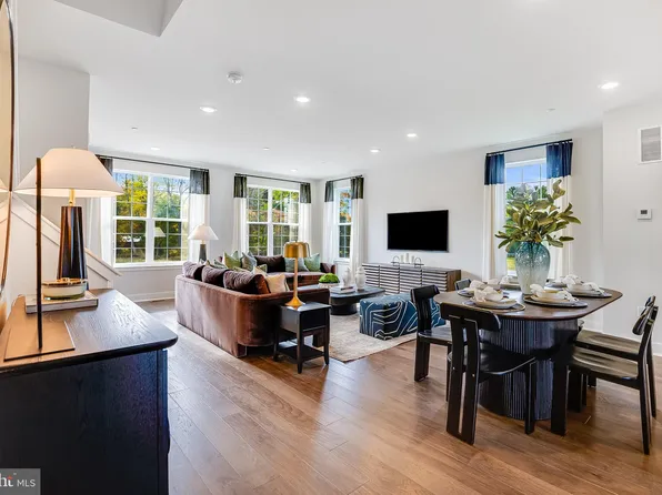 117 Fred Clark Dr, Pennington, NJ 08534