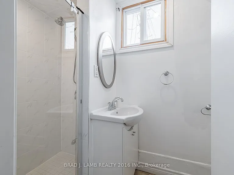 12 Sibley Ave #MAIN AND UPPER — Photo 20