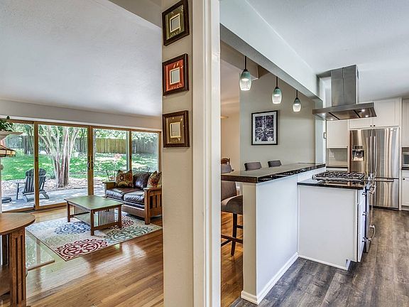 3rd image of 430 Forrest Hill Dr