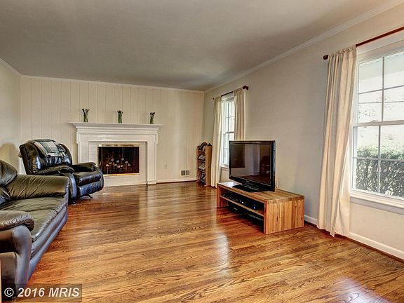 3rd image of 2898 Glenora Ln