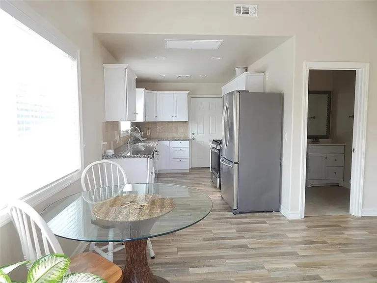 3028 Wauneta St — Photo 7