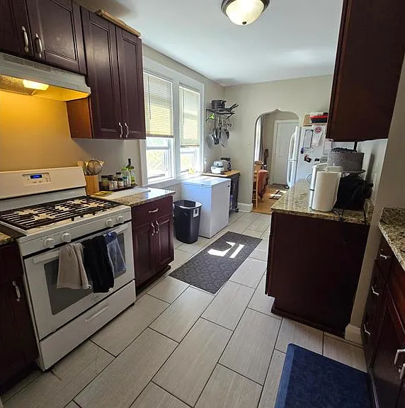 325 Buchanan St NE #2 — Photo 3