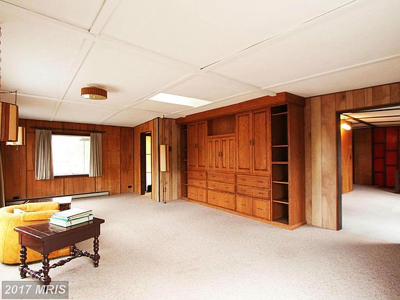 5th image of 890 Lakeside Dr