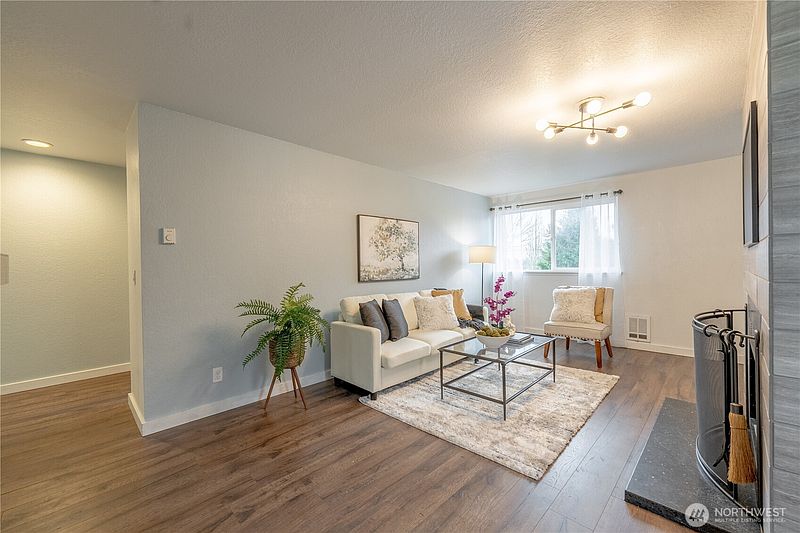 4th image of 4404 Terrace Drive #10