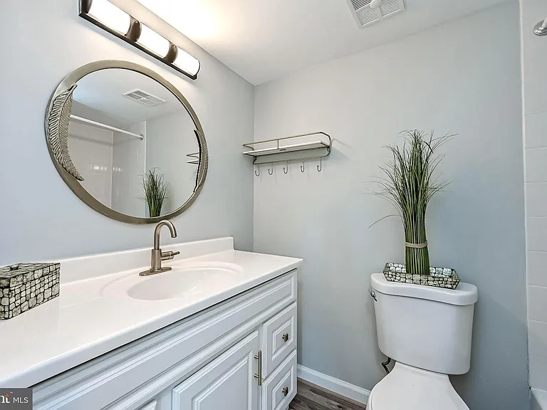 8000 Le Havre Pl #12 — Photo 6