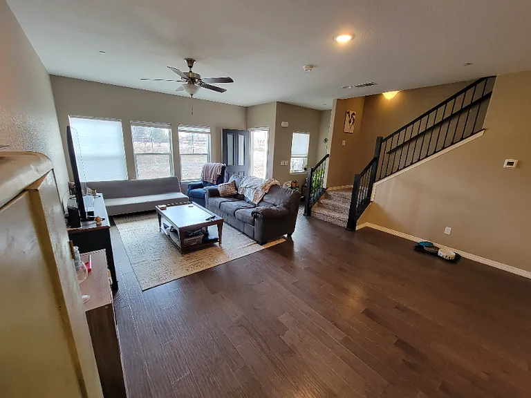 2431 Crown View Dr #2 — Photo 3