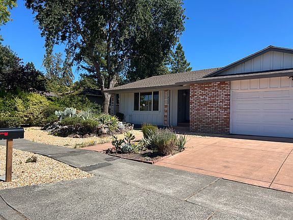 2nd image of 4220 Brookshire Cir