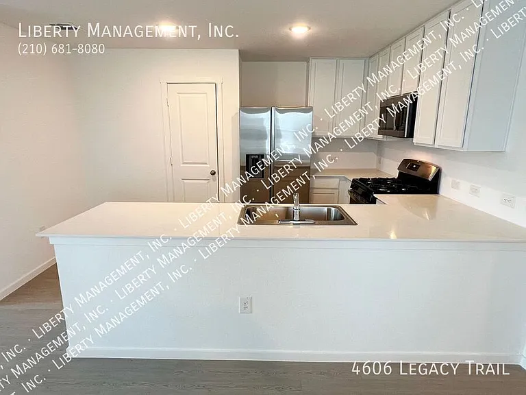4606 Legacy Point — Photo 16