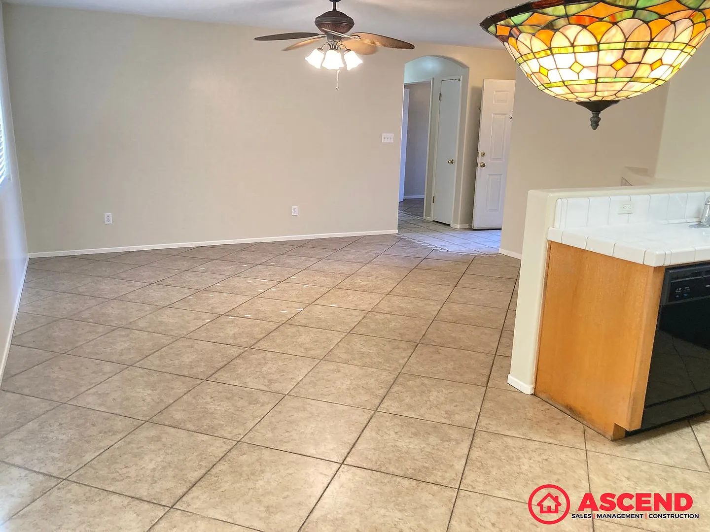 Comfortable 2BD/2BA Home in Bakersfield's Desirable 93312 Fully Equipped! — Photo 3