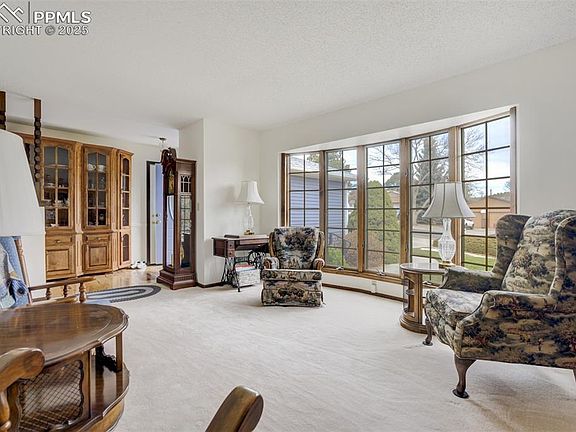 4th image of 2249 Glenwood Cir