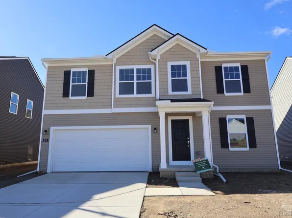 439 Hidden Riv W, Holly, MI 48442