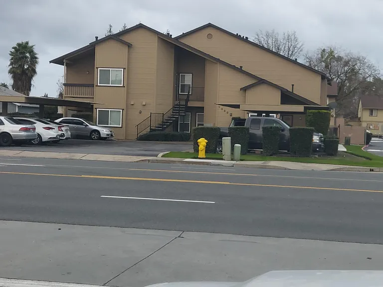 1530 W Main St — Photo 1