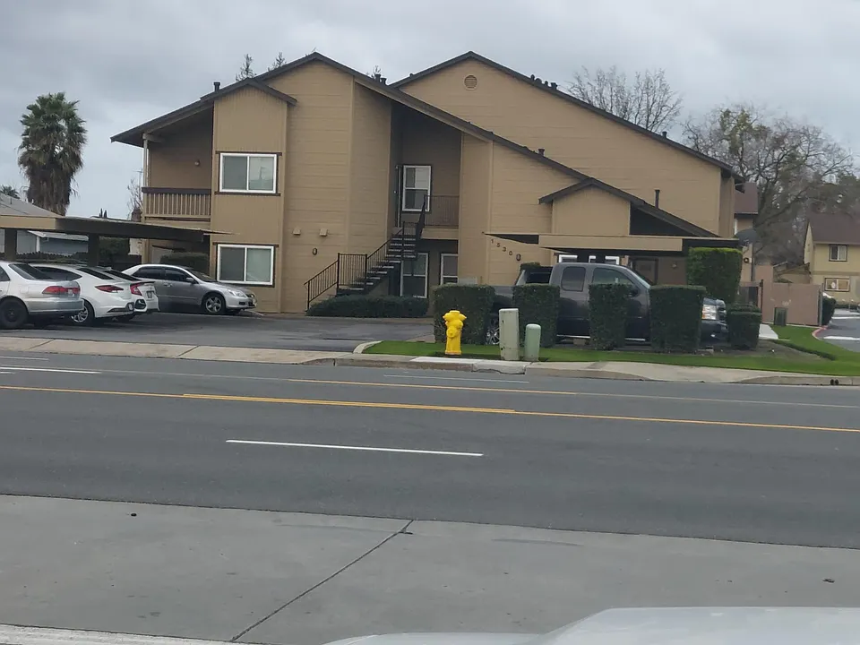1530 W Main St