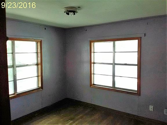 3rd image of 1212 Schooley St