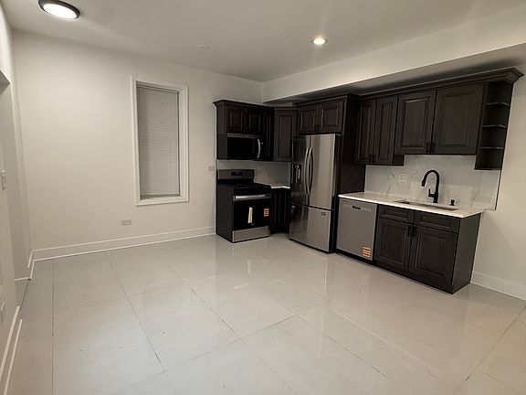 2nd image of 2702 S Union Ave Floor 2