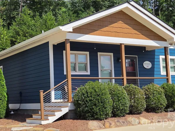 33 Westside Village Rd, Fairview, NC 28730
