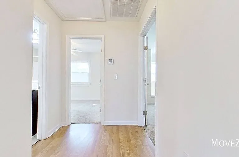 412 S Kerr Ave — Photo 9