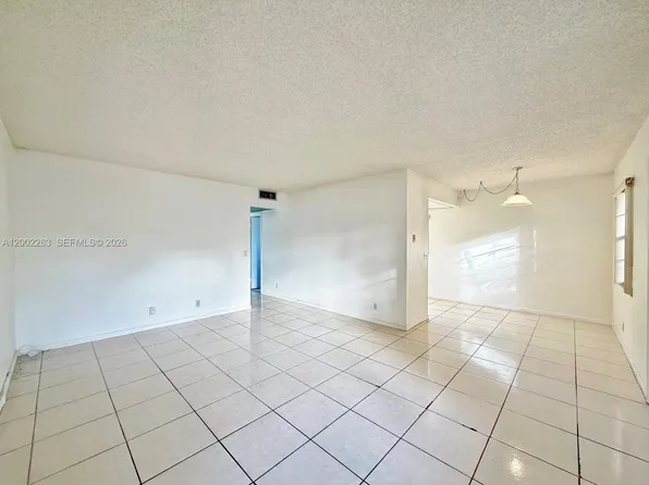 251 SW 134th Way APT 210M, Pembroke Pines, FL 33027